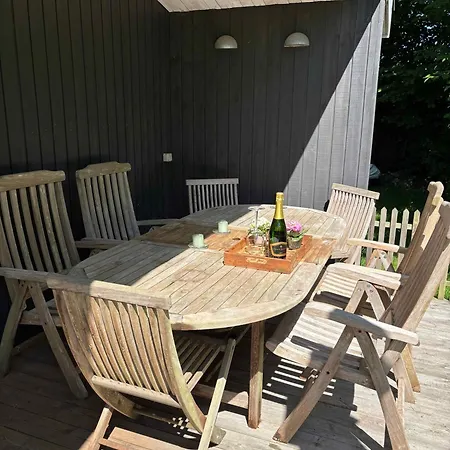 Dom wakacyjny Lovely Close To And Nature Yderby