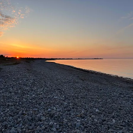 Dom wakacyjny Lovely Close To And Nature Yderby